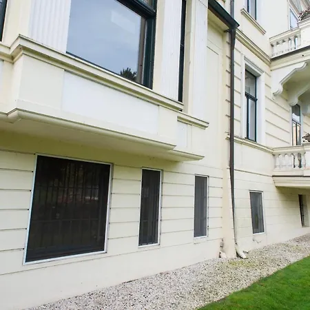 Gemuetliches In Stylischer Stadtvilla Апартаменты *