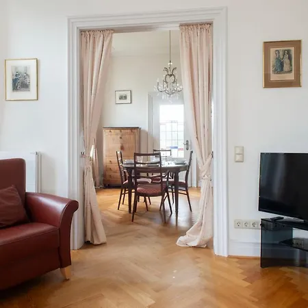 Gemuetliches In Stylischer Stadtvilla Апартаменты *