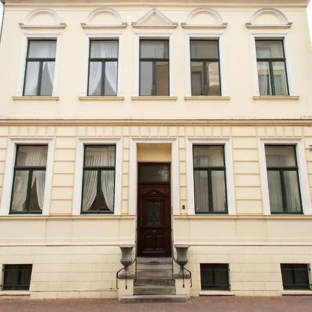 Gemuetliches In Stylischer Stadtvilla * Гох