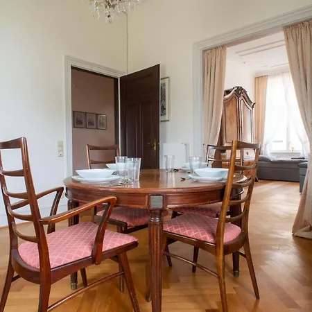 Gemütliches In Stylischer Stadtvilla Apartamento