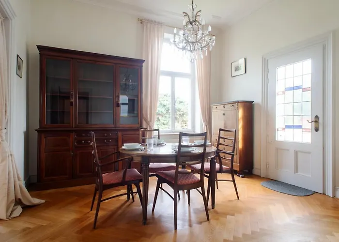 Gemuetliches In Stylischer Stadtvilla 公寓 *