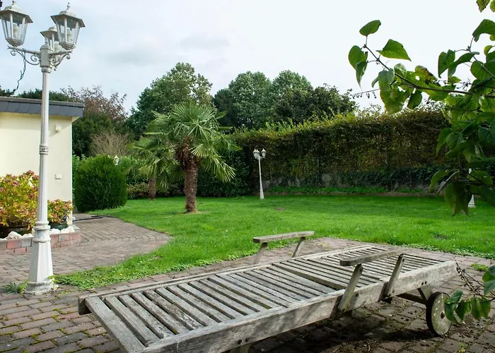 Gemuetliches In Stylischer Stadtvilla 公寓