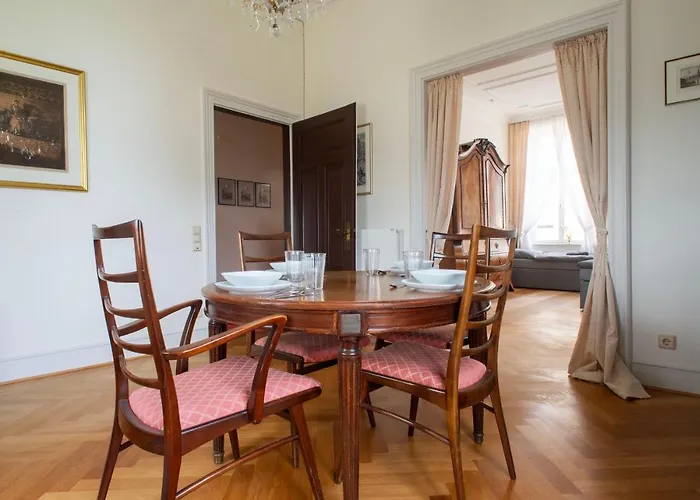 Gemuetliches In Stylischer Stadtvilla 公寓